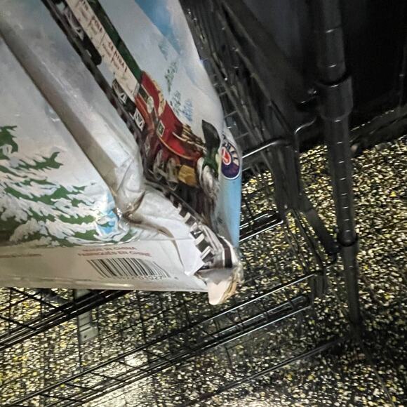 Lionel #7-11729 North Pole Central Lines Battery Powered Train Set- Open Box - Picture 7 of 7